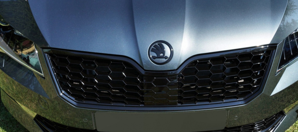 Skoda superb hotsell honeycomb grille